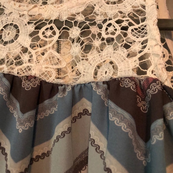 Maurices Summer Striped/ Lace Shirt 🤩 - Picture 2 of 6